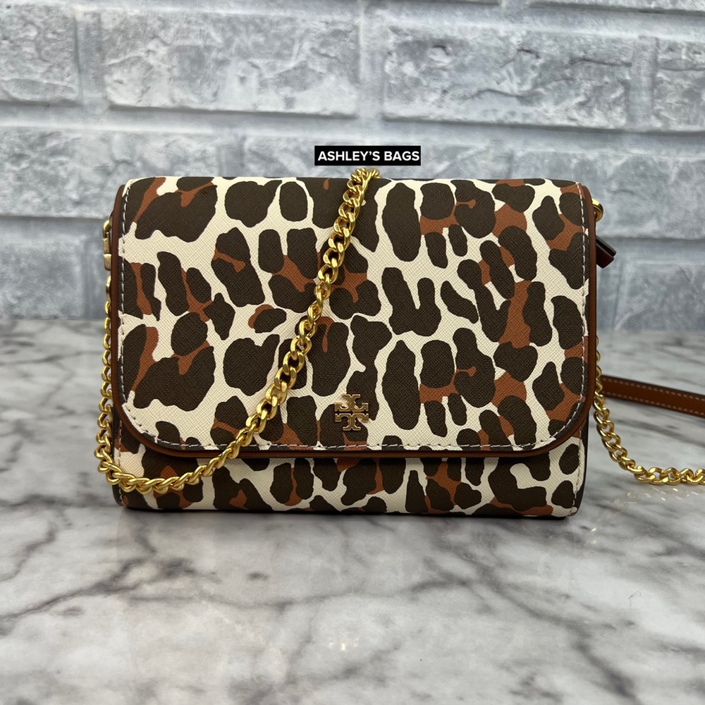 Tory Burch Emerson Printed Chain Wallet Crossbody In Leopard Print